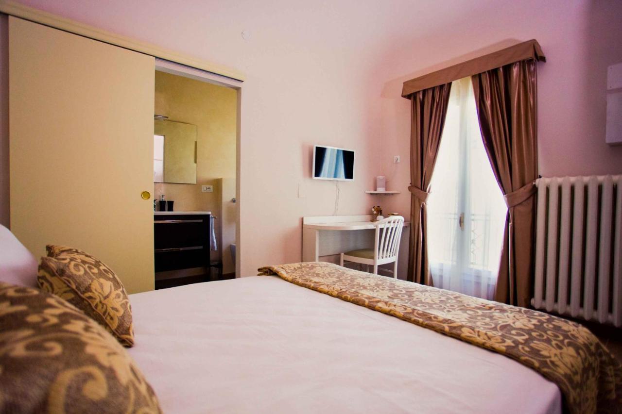 Boutique Hotel Casa Faccioli โบโลญญา ภายนอก รูปภาพ